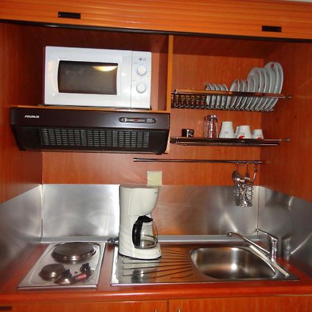 Lirio Guest House Makrakómi Екстериор снимка
