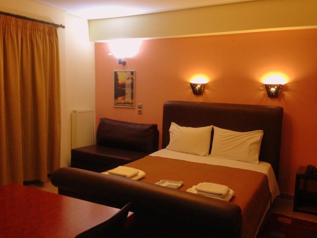Lirio Guest House Makrakómi Екстериор снимка