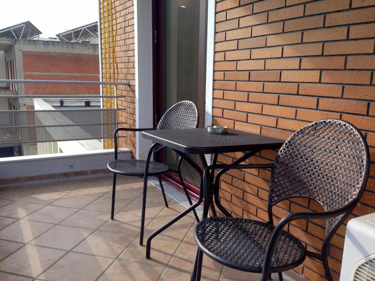 Lirio Guest House Makrakómi Екстериор снимка