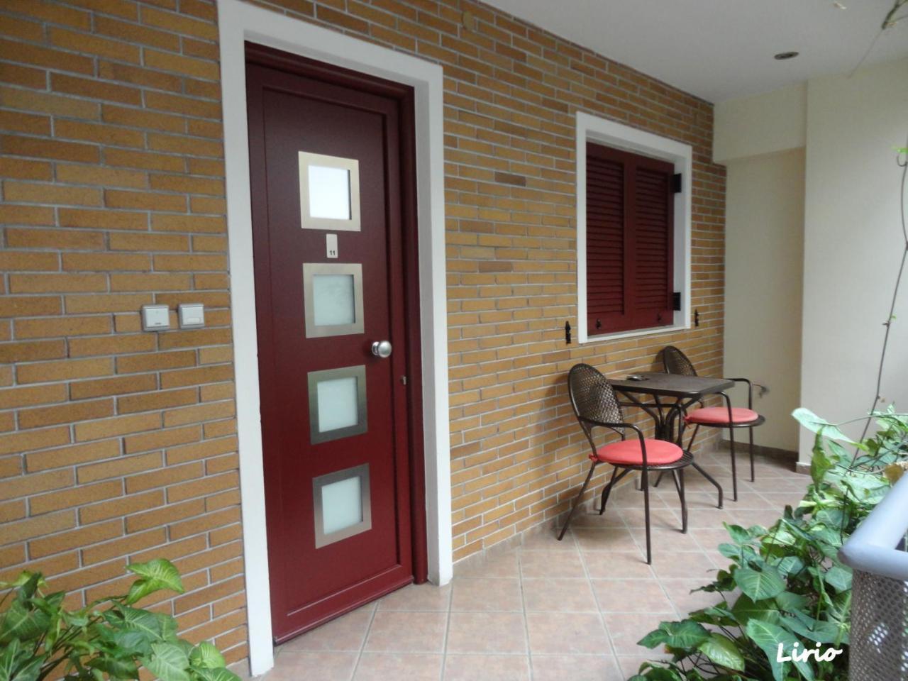 Lirio Guest House Makrakómi Екстериор снимка