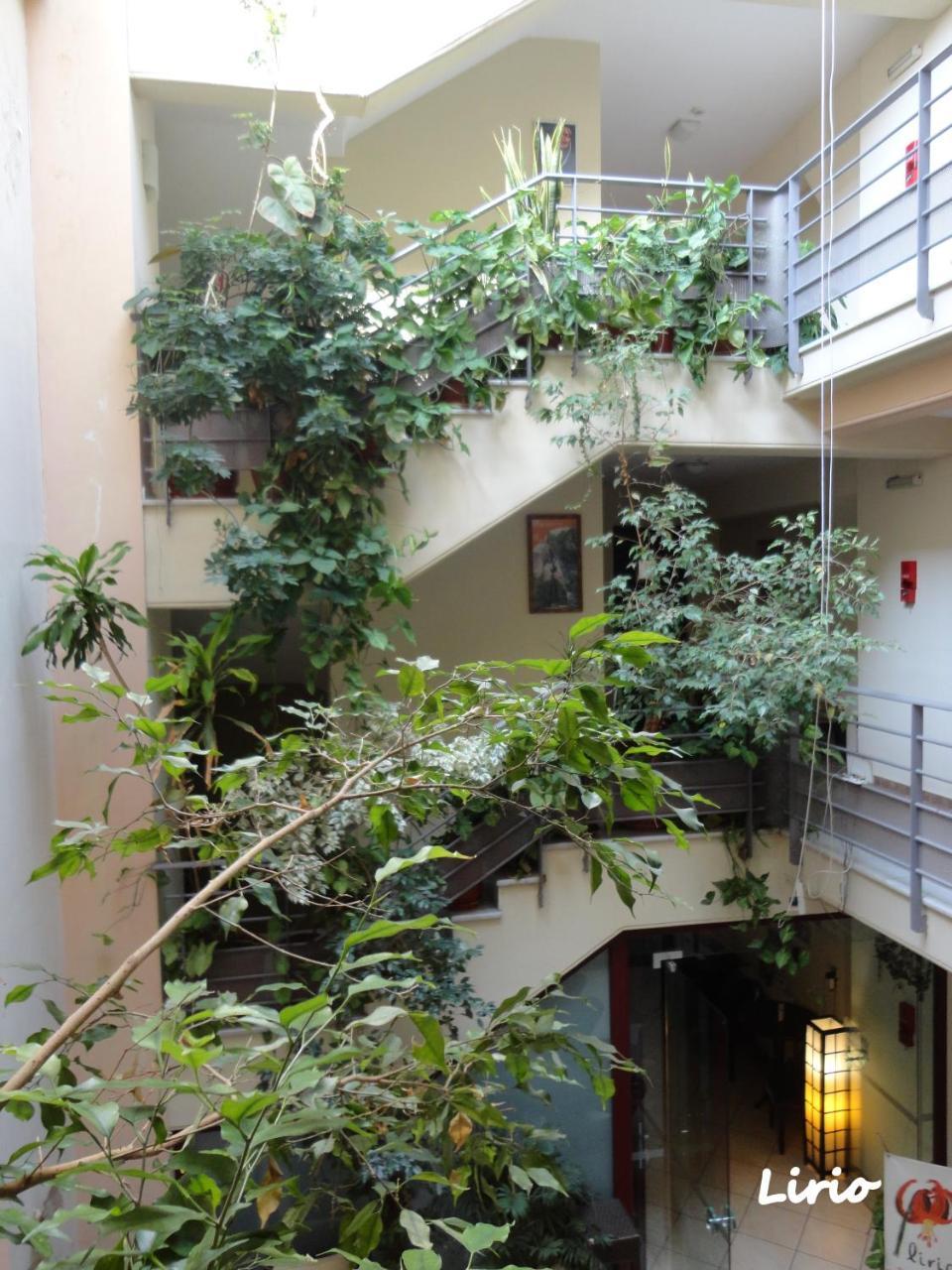 Lirio Guest House Makrakómi Екстериор снимка