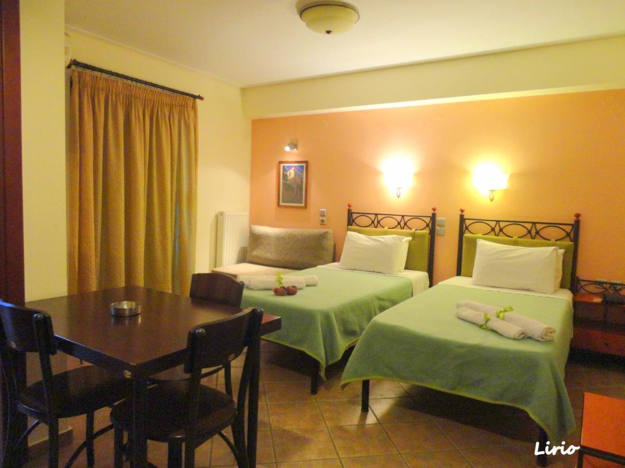 Lirio Guest House Makrakómi Екстериор снимка